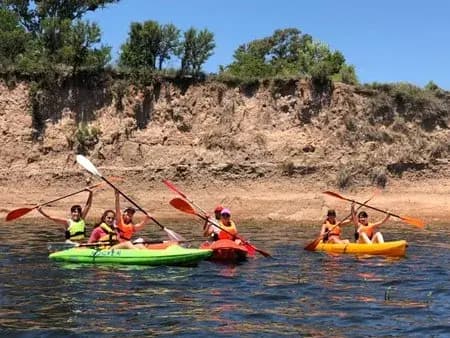 Actividades en Los Reartes como kayak, senderismo y cabalgatas